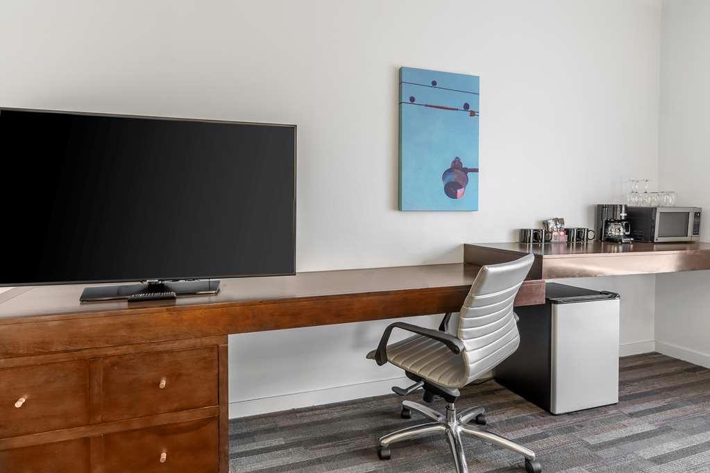 Hyatt Place Denver Airport 3*